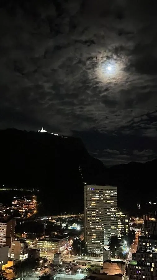 Bogota Apartamento En Torre Barcelona Ve Monserrate Lado The Spotty Colombia
